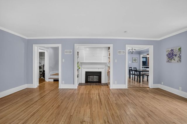 304 Columbia Circle, Waterloo, IA 50701