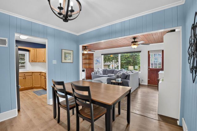 304 Columbia Circle, Waterloo, IA 50701