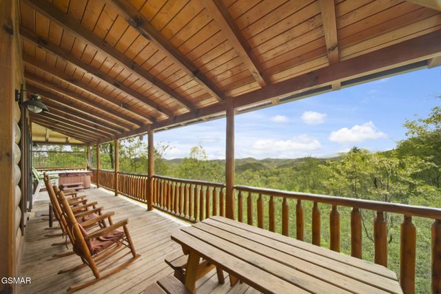 3435 Lonesome Pine Way, Sevierville, TN 37862