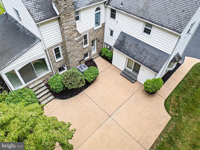 2010 WOODBROOK DR, Wilmington, DE 19810