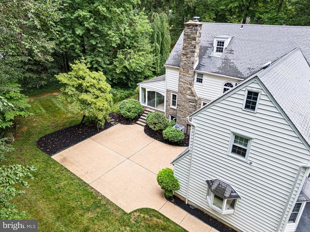 2010 WOODBROOK DR, Wilmington, DE 19810