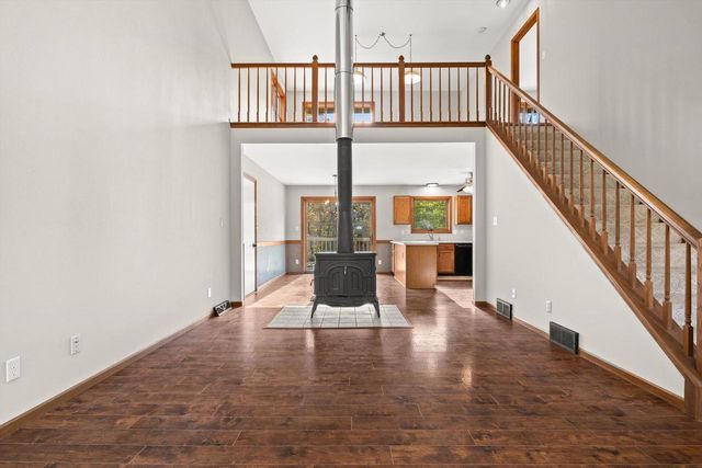 31037 Grand DRIVE, Waterford, WI 53185