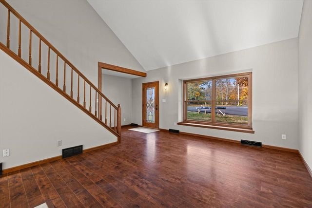 31037 Grand DRIVE, Waterford, WI 53185