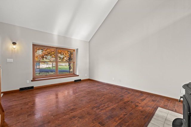 31037 Grand DRIVE, Waterford, WI 53185