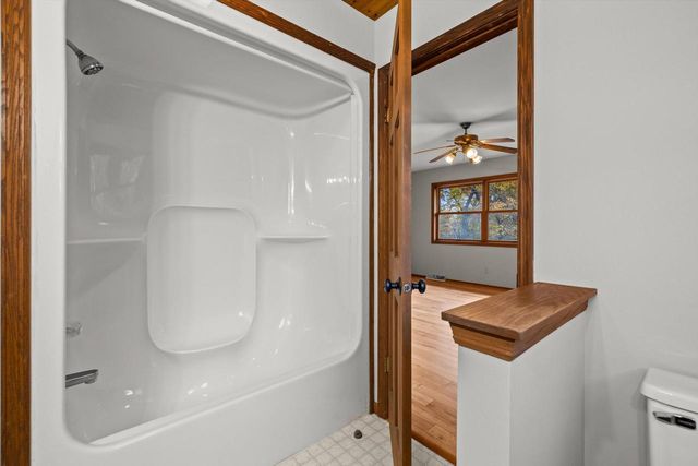 31037 Grand DRIVE, Waterford, WI 53185