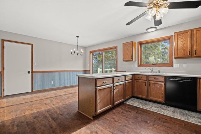 31037 Grand DRIVE, Waterford, WI 53185