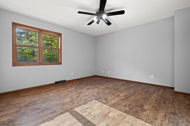 31037 Grand DRIVE, Waterford, WI 53185