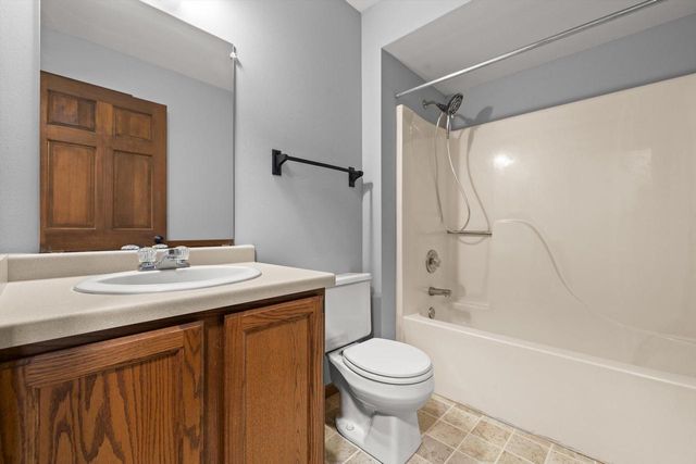 31037 Grand DRIVE, Waterford, WI 53185