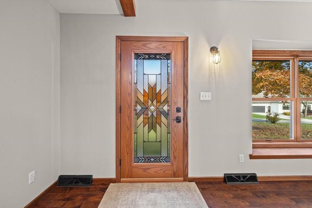 31037 Grand DRIVE, Waterford, WI 53185