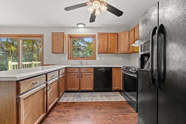 31037 Grand DRIVE, Waterford, WI 53185