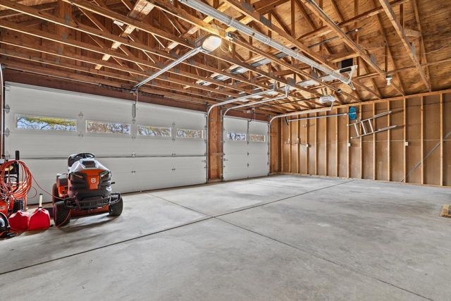 31037 Grand DRIVE, Waterford, WI 53185