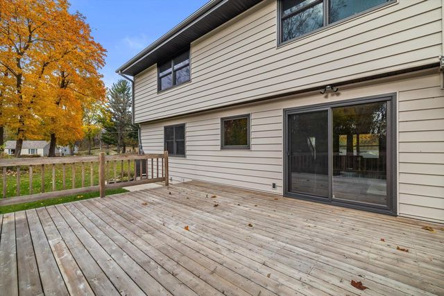 31037 Grand DRIVE, Waterford, WI 53185