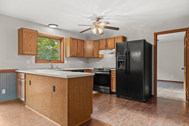 31037 Grand DRIVE, Waterford, WI 53185