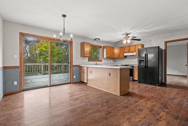 31037 Grand DRIVE, Waterford, WI 53185