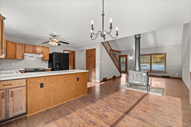 31037 Grand DRIVE, Waterford, WI 53185