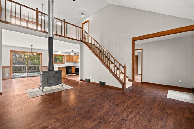 31037 Grand DRIVE, Waterford, WI 53185