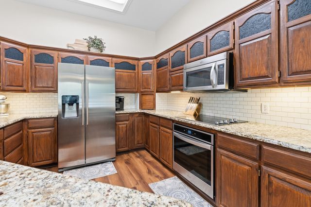 2500 Redstone Road, Burleson, TX 76028