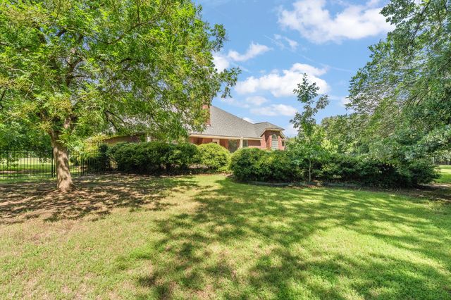 2500 Redstone Road, Burleson, TX 76028