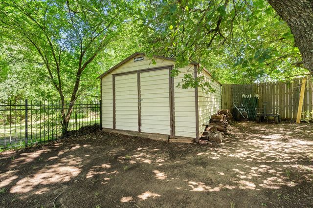 2500 Redstone Road, Burleson, TX 76028