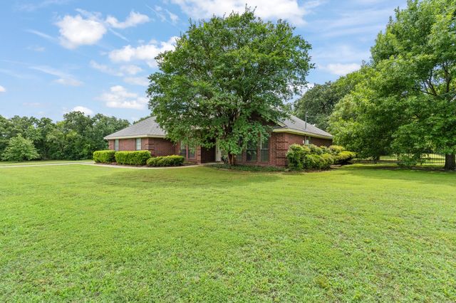 2500 Redstone Road, Burleson, TX 76028