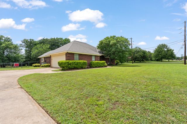 2500 Redstone Road, Burleson, TX 76028