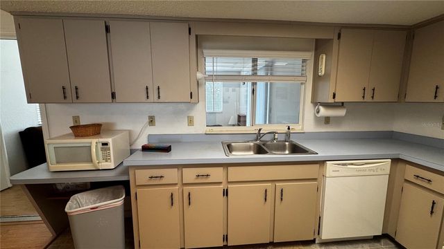 11410 SW 85TH COURT, Ocala, FL 34481