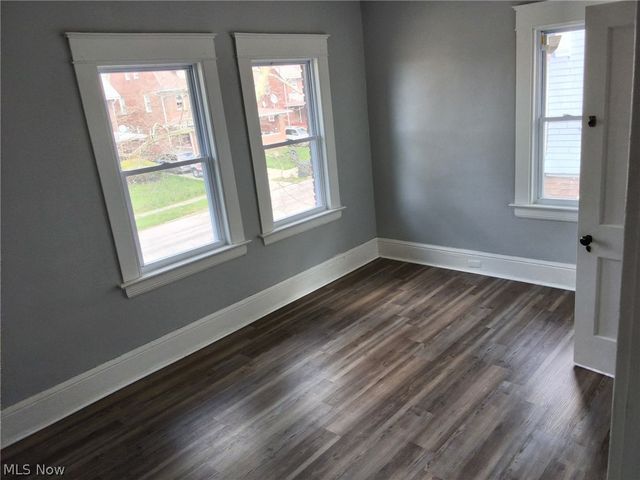 1818 Farmington Road, East Cleveland, OH 44112