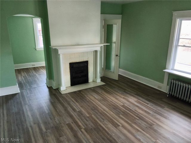 1818 Farmington Road, East Cleveland, OH 44112