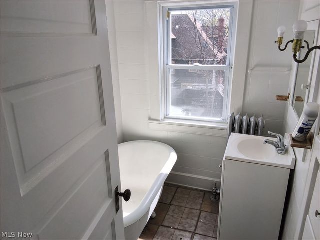 1818 Farmington Road, East Cleveland, OH 44112