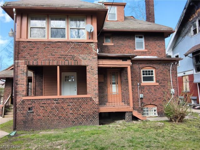 1818 Farmington Road, East Cleveland, OH 44112