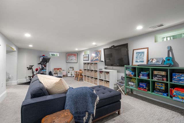 14 Holly Avenue, Cambridge, MA 02138