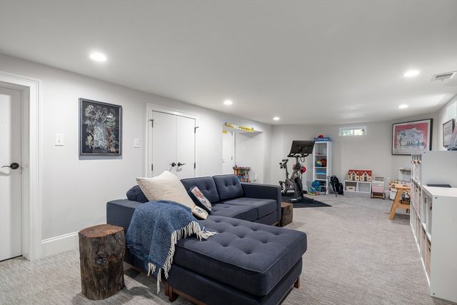 14 Holly Avenue, Cambridge, MA 02138
