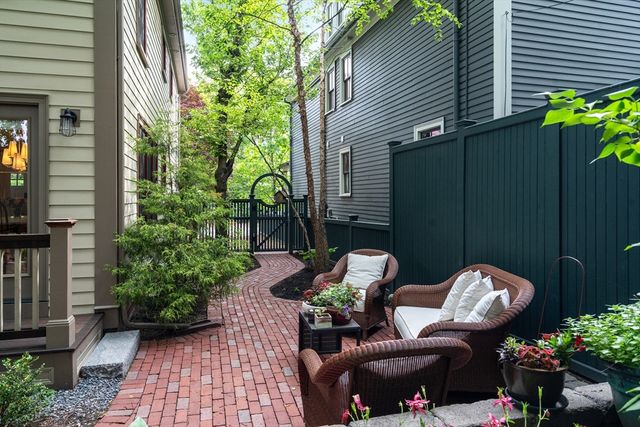 14 Holly Avenue, Cambridge, MA 02138