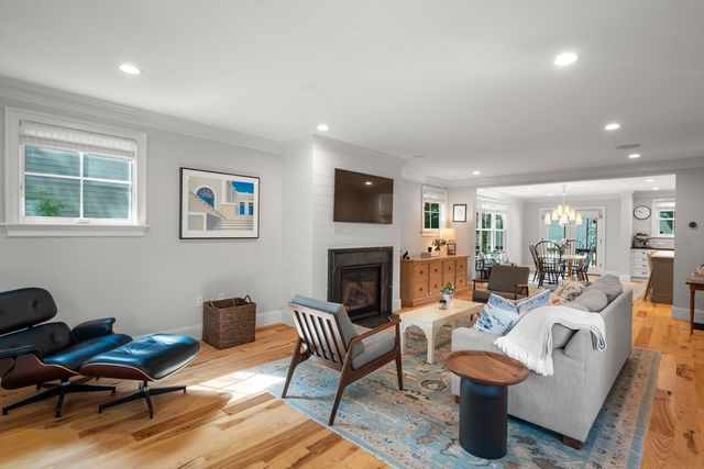 14 Holly Avenue, Cambridge, MA 02138