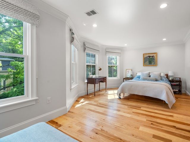 14 Holly Avenue, Cambridge, MA 02138