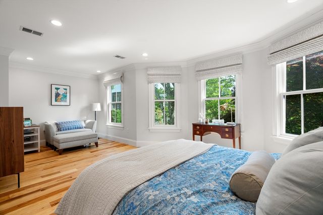 14 Holly Avenue, Cambridge, MA 02138