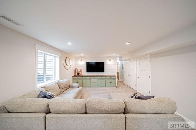 4878 Torcello Drive, Ammon, ID 83406