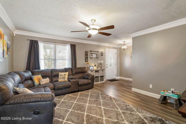 10118 Winding River Way, Louisville, KY 40229