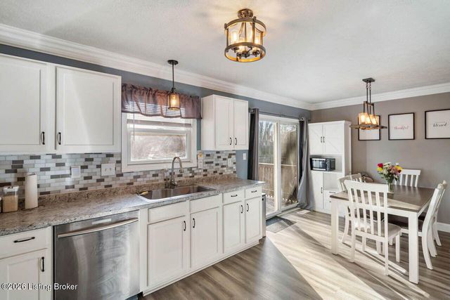 10118 Winding River Way, Louisville, KY 40229