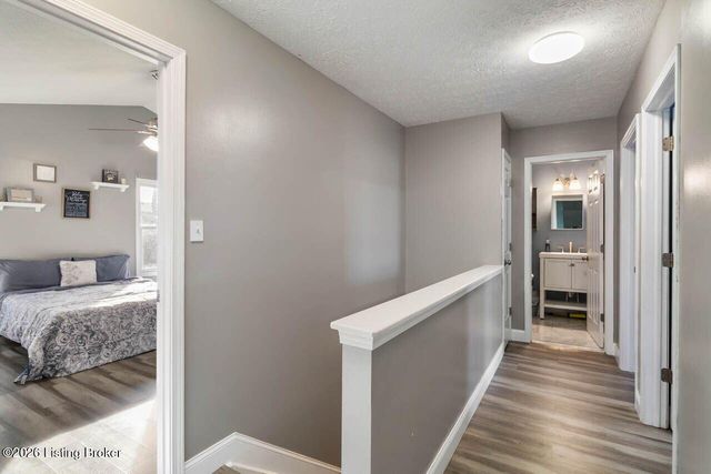 10118 Winding River Way, Louisville, KY 40229