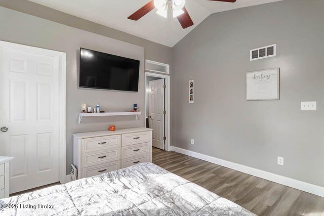 10118 Winding River Way, Louisville, KY 40229