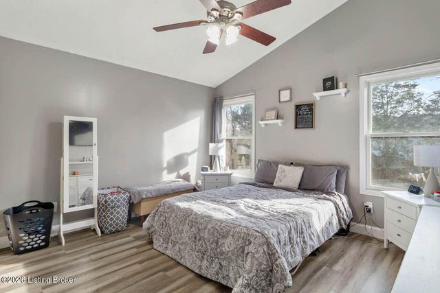 10118 Winding River Way, Louisville, KY 40229