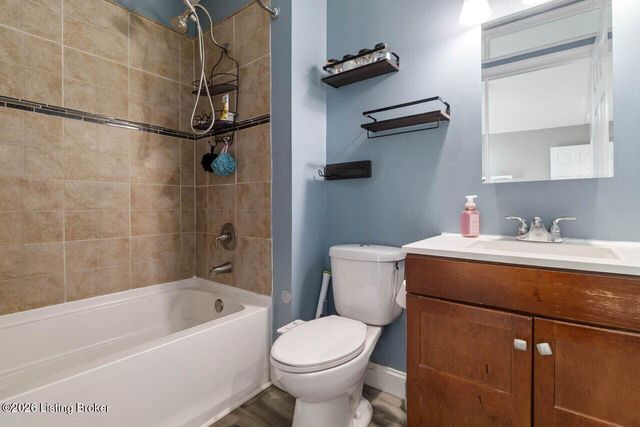 10118 Winding River Way, Louisville, KY 40229