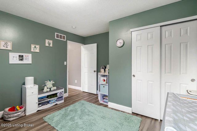 10118 Winding River Way, Louisville, KY 40229