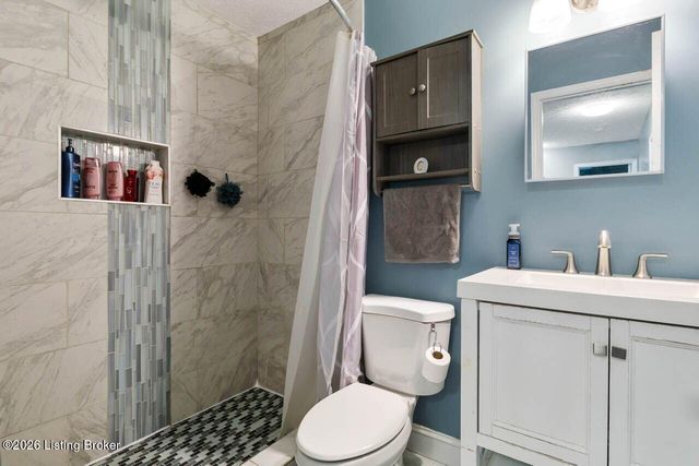 10118 Winding River Way, Louisville, KY 40229