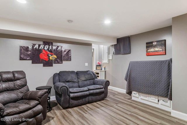 10118 Winding River Way, Louisville, KY 40229