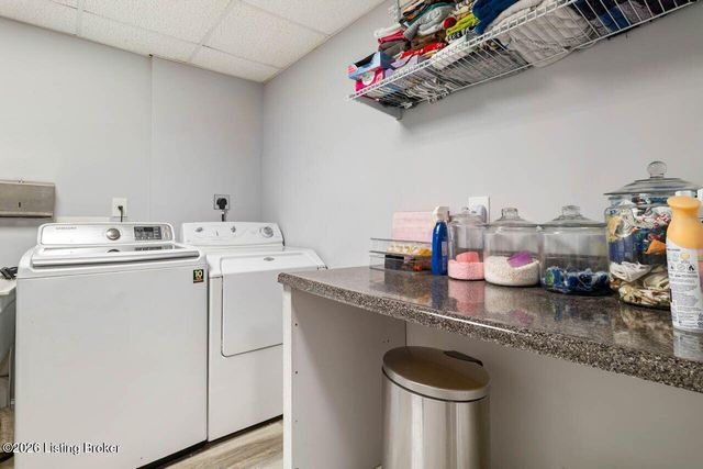 10118 Winding River Way, Louisville, KY 40229