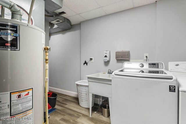 10118 Winding River Way, Louisville, KY 40229