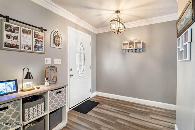 10118 Winding River Way, Louisville, KY 40229