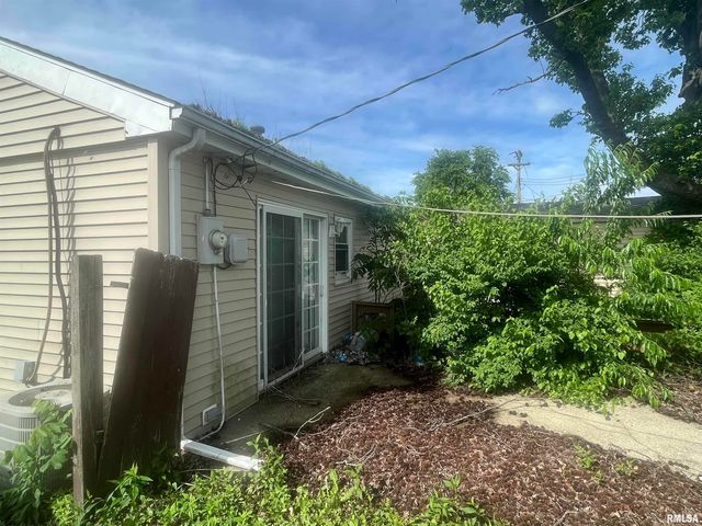 2335 RAMSEY Avenue, Springfield, IL 62702